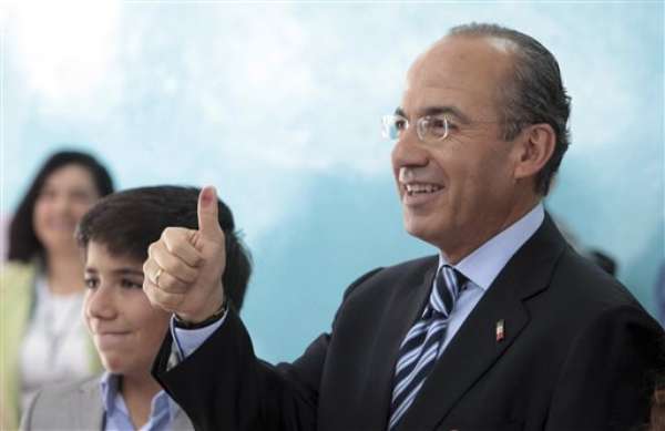 El número de homicidios registrados en México en 2011 fue de 27.199, lo que supone 24 por cada 100.000 habitantes, la cifra más alta desde que Felipe Calderón es presidente, informó hoy el Instituto Nacional de Estadística y Geografía (Inegi).