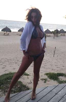 La actriz y conductora de televisión Betty Monroe compartió con sus seguidores de Twitter unas fotografías donde presume sus vacaciones por Puerto Vallarta.