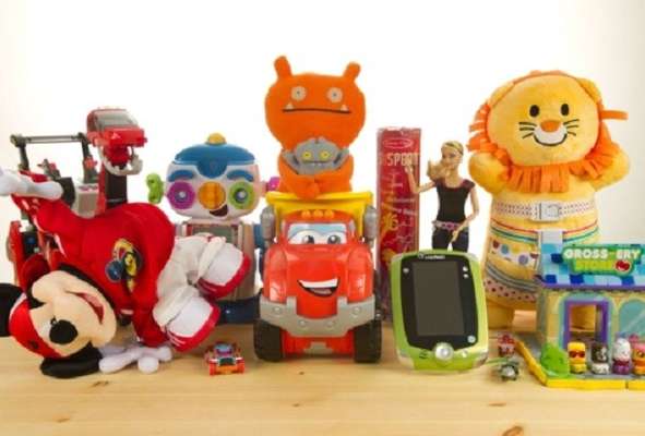 Faltan 3 meses para la Navidad, pero ya se conocen los juguetes que más le pedirán los niños a Santa. La cadena Toys R Us reveló la lista de los HOT 15 juguetes del año, que incluye muñecos de la banda One Direction, el espeado Wii U, el nuevo Furby y la tableta para niños Leappad2.