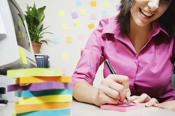 Planeje sua rotina de exercícios: coloque-a em seu diário como se fosse uma reunião de trabalho. Dessa forma, você fica mais propenso a arrumar tempo e ter disciplina para correr ou malhar