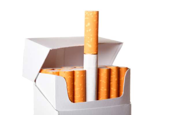 Muitas medidas contra o fumo já foram tomadas. Leis antifumo, fotografias em maços e campanhas de saúde percorrem o país. Por mais que pareça que os resultados sejam tímidos, pesquisas mostram que iniciativas como essas já inibem o consumo do cigarro. Um estudo recente feito no Uruguai mostrou que as fotos estampadas nos maços, entre 2006 e 2011, fizeram com que mais fumantes afirmassem que as imagens os faziam pensar sobre os riscos do tabagismo à saúde e em largar o cigarro.