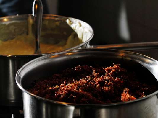 A cada ano os chefs de todo o mundo tentam inovar na gastronomia típica de seus países e torna-la ainda mais atraente. O carvão comestível e o caldinho de feijão com café são apenas alguns dos pratos exóticos que alguns chefs mostram na nona edição da Semana Mesa SP, realizada no Senac Santo Amaro, na zona sul de São Paulo, de 5 a 9 de novembro