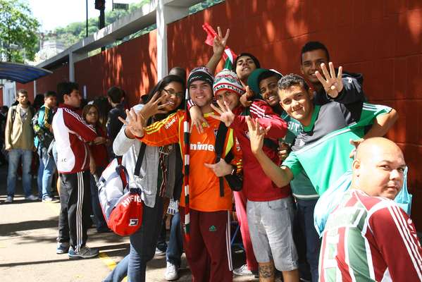 O Engenhão terá lotação máxima neste domingo, já que a torcida do Fluminense esgotou todos os ingressos para a partida que marcará a entrega da taça de campeão brasileiro ao clube nesta quinta-feira