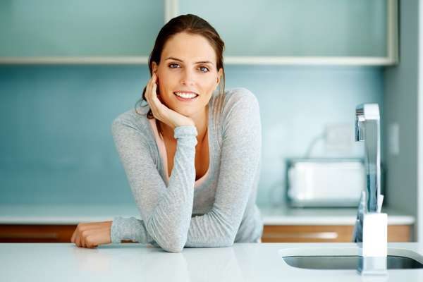 Ya se sabe que el cuerpo de la mujer sufre diversos cambios durante la vida, lo que implica alteraciones físicas, emocionales y hasta de humor. Pero lo que muchos no saben es que esas etapas también afectan la salud bucal.