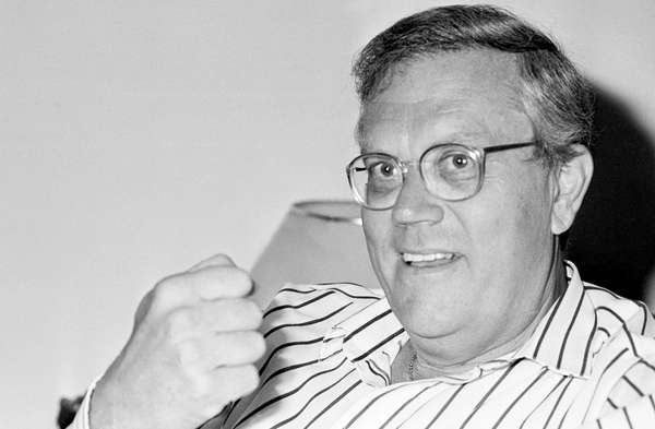 Beting foi um dos responsáveis pela introdução do jornalismo econômico no rádio, ainda nos anos 1970, e na televisão, na década seguinte. Além disso, lançou livros como Na Prática a Teoria é Outra e Os Juros Subversivos, procurando, assim, clarear o entendimento do tema para leigos