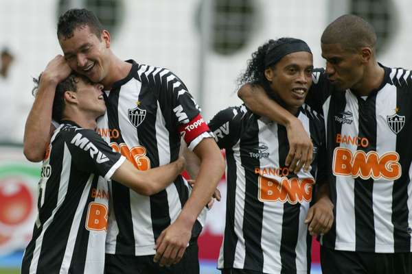 Com vitória de virada por 3 a 2 sobre o Cruzeiro neste domingo, o Atlético-MG fechou o Campeonato Brasileiro da forma esperada: vice-campeão e dono da vaga direta à Copa Libertadores