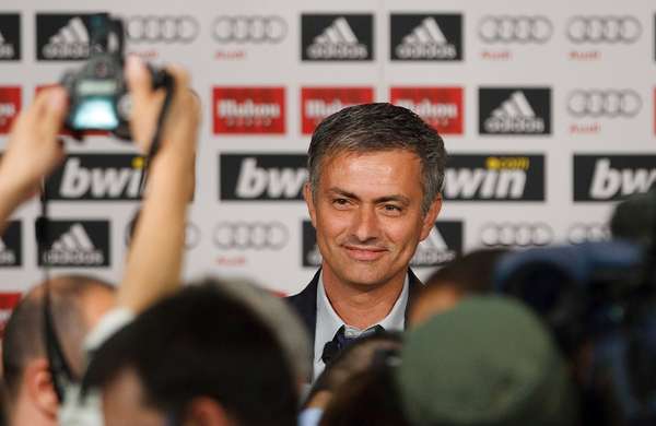 Este lunes, el diario español Marca asegura que Jose Mourinho abandonará el club blanco a final de temporada. El portugués fue presentado oficialmente el 31 de mayo de 2010 como el nuevo entrenador del club.