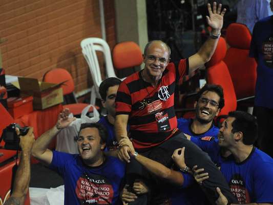 O Flamengo terá um novo presidente nos próximos três anos: Eduardo Bandeira de Mello obteve 1414 mil votos, ficando à frente da atual mandatária, Patricia Amorim, que recebeu 914 votos