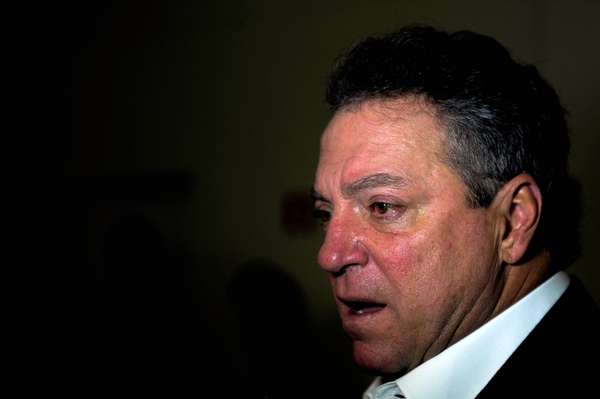Abel Braga, técnico do Fluminense, chegou à festa do Troféu Mesa Redonda nesta terça-feira e se declarou de férias