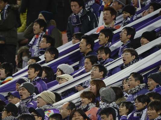 Torcidas de Sanfrecce Hiroshima (Japão) e Al Ahly (Egito) se encontram no Toyota Stadium, durante jogo das quartas de final do Mundial de Clubes da Fifa, e fizeram a festa na vitória do time egípcio por 2 a 1. Confira as imagens: