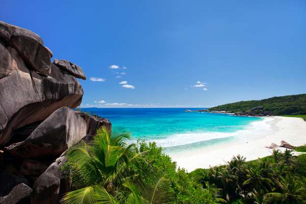 Com especiarias, cachoeiras e praias, como a Grand Anse Beach, Granada conquista turistas ao redor do mundo