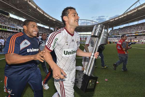 A Confederação Brasileira de Futebol (CBF) anunciou nesta sexta-feira a atualização do ranking nacional de clubes. O Fluminense, atual campeão brasileiro, assumiu a liderança da lista, com 16.208 pontos. A queda mais notória foi do Palmeiras, líder na última edição, que caiu para o oitavo lugar. Confira, a seguir, os 20 primeiros colocados da relação: