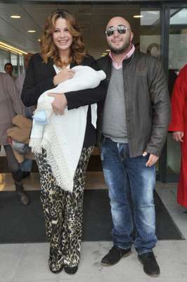2012 ha sido un año en el que muchas de las celebrities han decidido estrenarse como padres o aumentar la familia, sin duda, si tuviesemos que describir en dos palabras el año que acaba, diríamos: Baby boom.La renciente paternidad de Kiko Rivera ha sido una de las más nombradas en las últimas semanas. Noviembre convertía a Isabel Pantoja en abuela y a Jessica Bueno y 'Paquirrín' en padres de un niño llamado Francisco, nombre que el recién nacido comparte con su padre y difunto abuelo. A pesar de su juventud la madre del bebé ha confesado en más de una ocasión ser la mejor experiencia tenida hasta la fecha, parece que la modelo está encantada con esta nueva etapa como madre.
