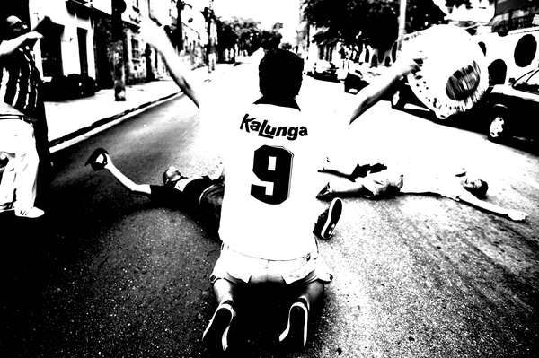 A torcida do Corinthians fez festa como nunca em 2012, ano em que conquistou a Copa Libertadores da América pela primeira vez e ainda faturou o bicampeonato mundial; reveja, em fotos exclusivas, a temporada vitoriosa dos corintianos