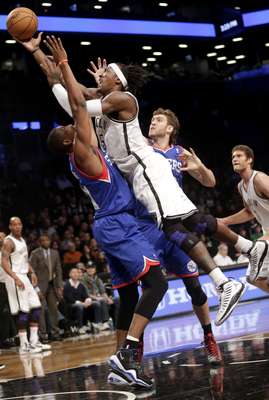 Nets vuelven a la senda del triunfo tras vencer a Sixers.