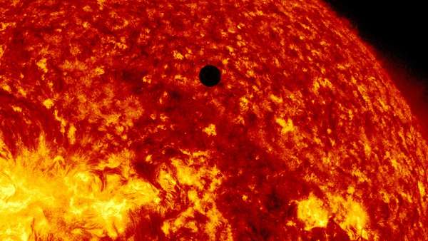 El 2012 estuvo lleno de hallazgos cientítificos que dieron luz sobre el universo, enfermedades y antiguas teorías sobre la Tierra, entre otros descubrimientos. El hallazgo del bosón de Higgs fue el más importante, según la revista Science. Pero, además de ese descubrimiento, hay otros hallazgos que revolucionaron la ciencia este año.