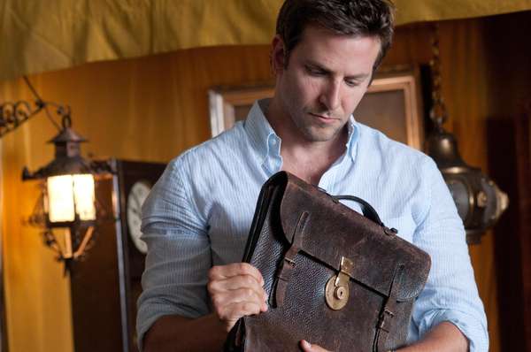 10° The Words - Mesmo com Bradley Cooper como protagonista, a CNN classificou The Words como um filme pretencioso e de roteiro previsível, envolvendo três romancistas e um manuscrito perdido