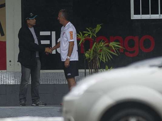 Com Dorival Júnior no comando da equipe, o elenco do Flamengo voltou das férias nesta quinta-feira e se reapresentou para o início da pré-temporada