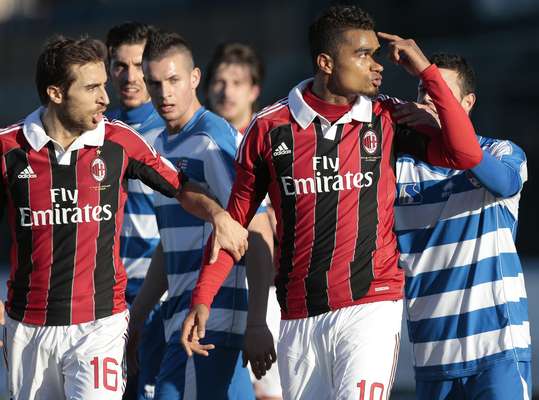 O Milan realizou nesta quinta-feira um amistoso que durou apenas 26 minutos contra o Pro Patria, da quarta divisão italiana. Irritado com os insultos racistas que recebia da equipe adversária, o meia Kevin-Prince Boateng abandonou a partida e foi acompanhado pelo restante da equipe rubro-negra, cancelando o jogo