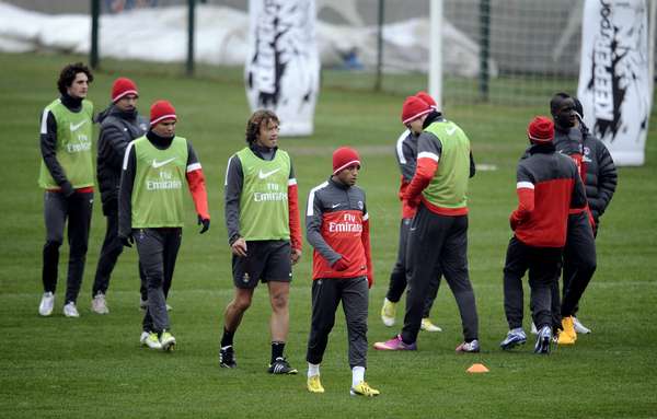 Acontecerá nesta sexta-feira a estreia oficial do ex-são-paulino Lucas no Paris Saint-Germain. Um dia antes do jogo contra o Ajaccio, pelo Campeonato Francês, o meia-atacante fez um treino leve com seus companheiros de clube, como Lugano e Ibrahimovic