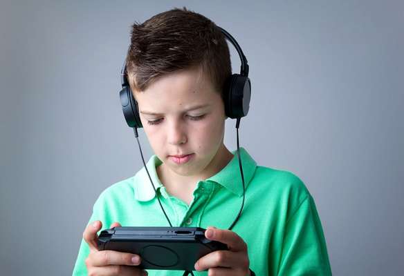 Os games exigem que os jogadores pensem e ajam rapidamente, compreendam situações complexas e criem estratégias