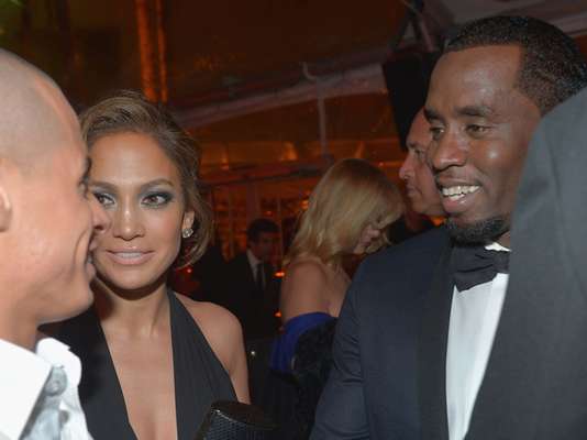 Whoa! What happens when Jennifer Lopez's ex, Sean Combs, runs into her current beau, Casper Smart?