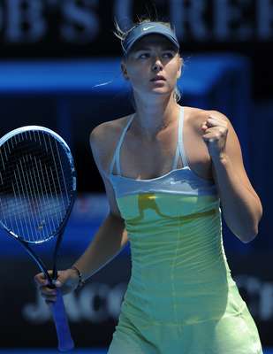 Na estreia do Aberto da Austrália, contra a também russa Olha Puchkova, Maria Sharapova conseguiu vencer por duplo 6 a 0, ou seja, uma "bicicleta"