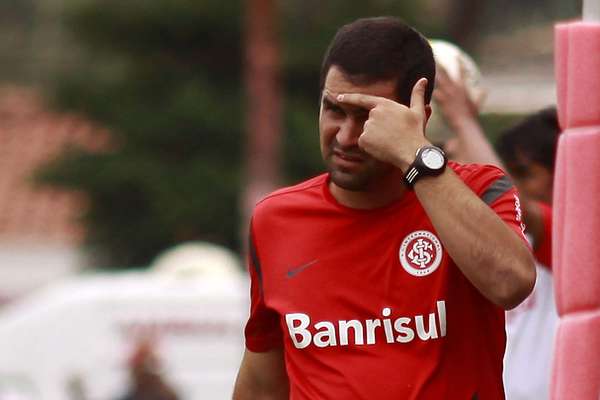 A principal surpresa desta terça-feira na Copa São Paulo foi e eliminação do Internacional. O time gaúcho foi surpreendido em Rio Claro e perdeu por 2 a 1 para o Velo Clube