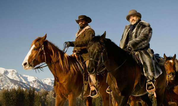 Estreia nesta sexta-feira (18) Django Livre, do diretor Quentin Tarantino. O filme conta a história de um escravo (Jamie Foxx) libertado por um caçador de recompensa (Christoph Waltz), que vê em Django a oportunidade de identificar três irmãos procurados pela justiça. Porém, o ex-escravo só tem um objetivo: reencontrar sua mulher