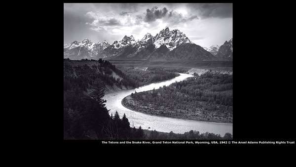Para celebrar o trabalho pioneiro de Ansel Adams, o Museu Nacional Marítimo de Greenwich, em Londres, apresenta uma exposição com mais de cem de suas imagens mais poderosas
