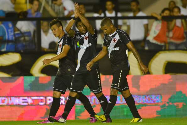 O Vasco sofreu o primeiro gol do jogo, mas conseguiu vencer o Macaé por 4 a 2, nesta quarta-feira, pelo Campeonato Carioca