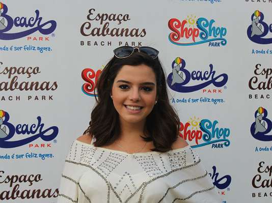 Giovanna Lancellotti foi uma das convidadas exclusivas da inauguração de uma nova área do Maremoto, uma das atrações do complexo Beach Park, em Aquiráz, Ceará, no fim da tarde deste sábado (26). Além da atriz, também participaram do evento Daniele Suzuki e o ator e modelo Carlos Casagrande