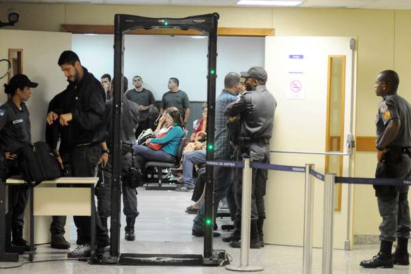 Três policiais militares acusados da morte da juíza Patrícia Acioli são julgados nesta terça-feira no 3º Tribunal do Júri de Niterói