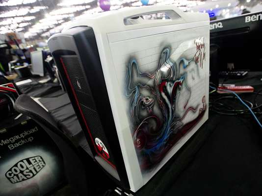 Os gabinetes de computador em geral são quadrados, escuros e sem graça. Mas na Campus Party eles ganham formas, cores e muitos detalhes diferentes na área de casemods, termo em inglês que designa os gabinetes modificados