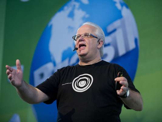 "Ufologia é ciência pura, do começo ao fim", afirmou o ufólogo e jornalista Ademar José Gevaerd na palestra que encerrou a programação do palco Galileu da Campus Party Brasil deste ano