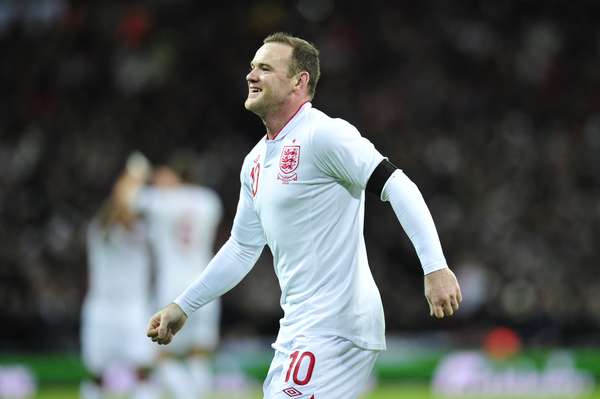 Em Londres, a Inglaterra confirmou favoritismo contra o Brasil e venceu amistoso por 2 a 1, nesta quarta-feira. Os gols foram marcados por Rooney (foto), Lampard e Fred