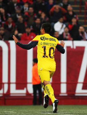 Osvaldo Martínez adelantó al América después de convertir un penalti.