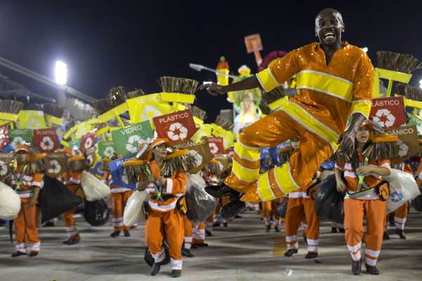 Gari Renato Sorriso no desfile da Grande Rio