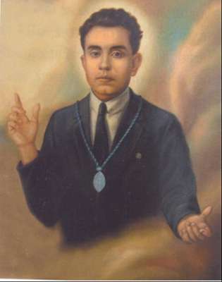 José Anacleto González nació en Tepatitlán, Jalisco, el 13 de julio de 1888 en un ambiente de extrema pobreza, a finales de 1926, apoyó los proyectos de la Liga nacional defensora de la libertad religiosa. La madrugada del 1 de abril de 1927 fue aprehendido en su domicilio particular; se dice que sus verdugos, descoyuntaron sus extremidades, le levantaron las plantas de los pies y a golpes, le desencajaron un brazo. En el mes de noviembre del 2005 Benedicto XVI lo beatificó.