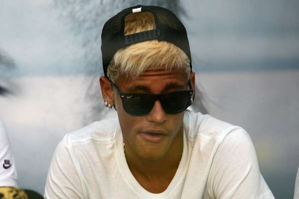 Neymar estava suspenso para duelo deste domingo