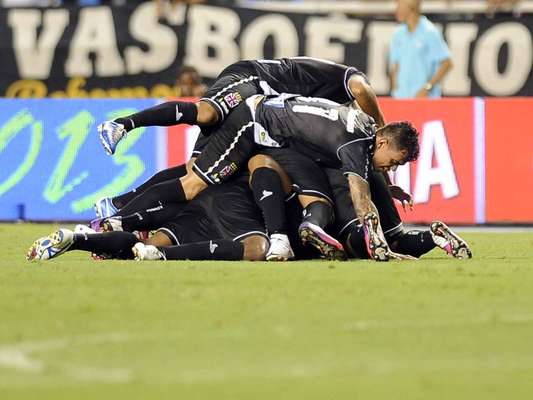 Vasco e Fluminense fizeram um clássico emocionante neste sábado, no Engenhão. Em jogo com cinco gols em um intervalo de 20 minutos, o time cruzmaltino fez 3 a 2 no rival e avançou à final da Taça Guanabara
