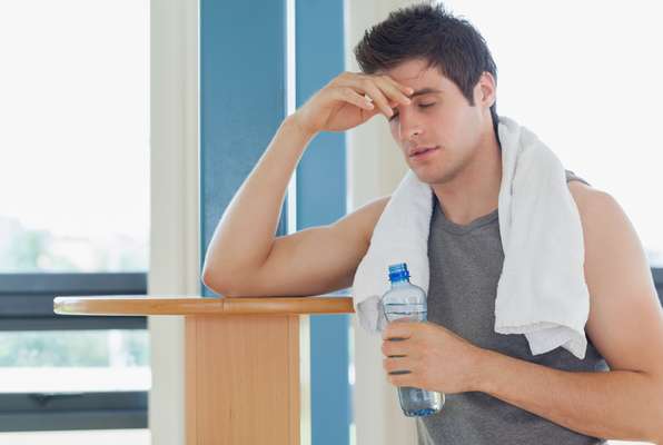 Ficar duas horas na academiaDe acordo com o livro Malhar, Secar, Definir - A Ciência da Musculação, do personal trainer Michael Matthews, o excesso de repetições pode não apenas não aumentar a musculatura como até diminuí-la
