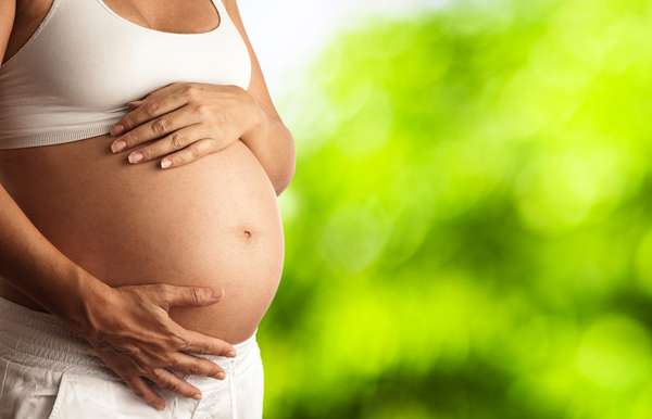 Alteração de metabolismo e crescimento do nível de progesterona somado às altas temperaturas desencadeiam incômodos em gestantes