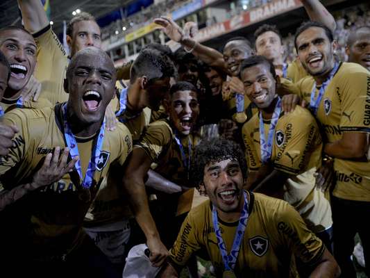 O Botafogo conquistou neste domingo o título da Taça Guanabara ao vencer o Vasco por 1 a 0, no Engenhão