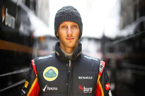 Romain Grosjean (Lotus). El francés es uno de los pilotos más agresivos de la máxima categoría, esto le ha dado muchos dolores de cabeza a su jefe Eric Boullier, tras su desastrosa temporada del 2012. Grosjean es rápido, es fino en su manejo y tiene buen auto, lo malo es que no ha aprendido a controlar su agresividad para rebasar en sus carreras.