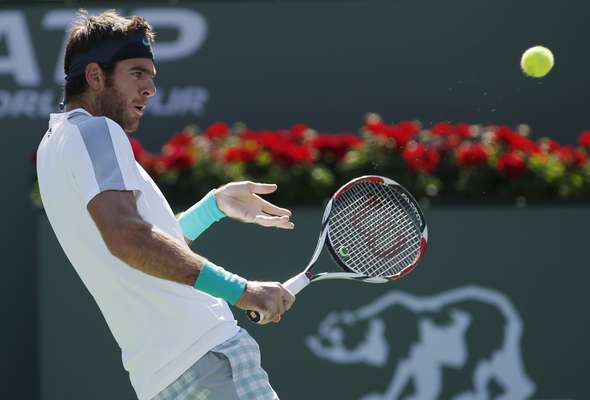 O tenista argentino Juan Martín Del Potro conseguiu a façanha de derrotar o número um do mundo, o sérvio Novak Djokovic, de virada por 4-6, 6-4, 6-4 neste sábado, nas semifinais do Masters 1000 de Indian Wells