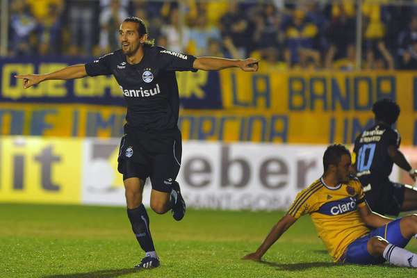 Com mais uma boa atuação de Hernán Barcos, o Grêmio venceu o Pelotas por 3 a 1, nesta quarta-feira. Foi a segunda vitória seguida do time na Taça Farroupilha, o segundo turno do Campeonato Gaúcho