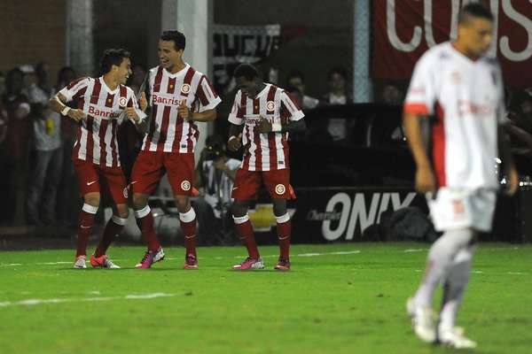 Inter comemora vitória contra São Luiz