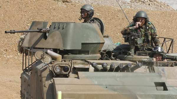 27 de março - Em momento de tensão, Coreia do Sul realiza exercício militar preventivo para possíveis ataques do Norte