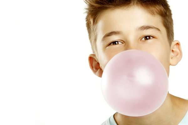 ¿Mascar un chicle para prevenirse las caries? Lo que actualmente parece ser impensable, puede tornarse realidad en pocos años. Eso es lo que afirman científicos del Centro Superior de Investigación en Salud Pública (CSISP) de Valencia, España.